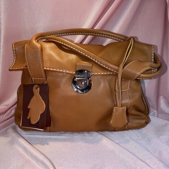 Roots Handbags - BNWT Vintage Authentic Roots Giselle Bag – Prince Leather – Bamboo